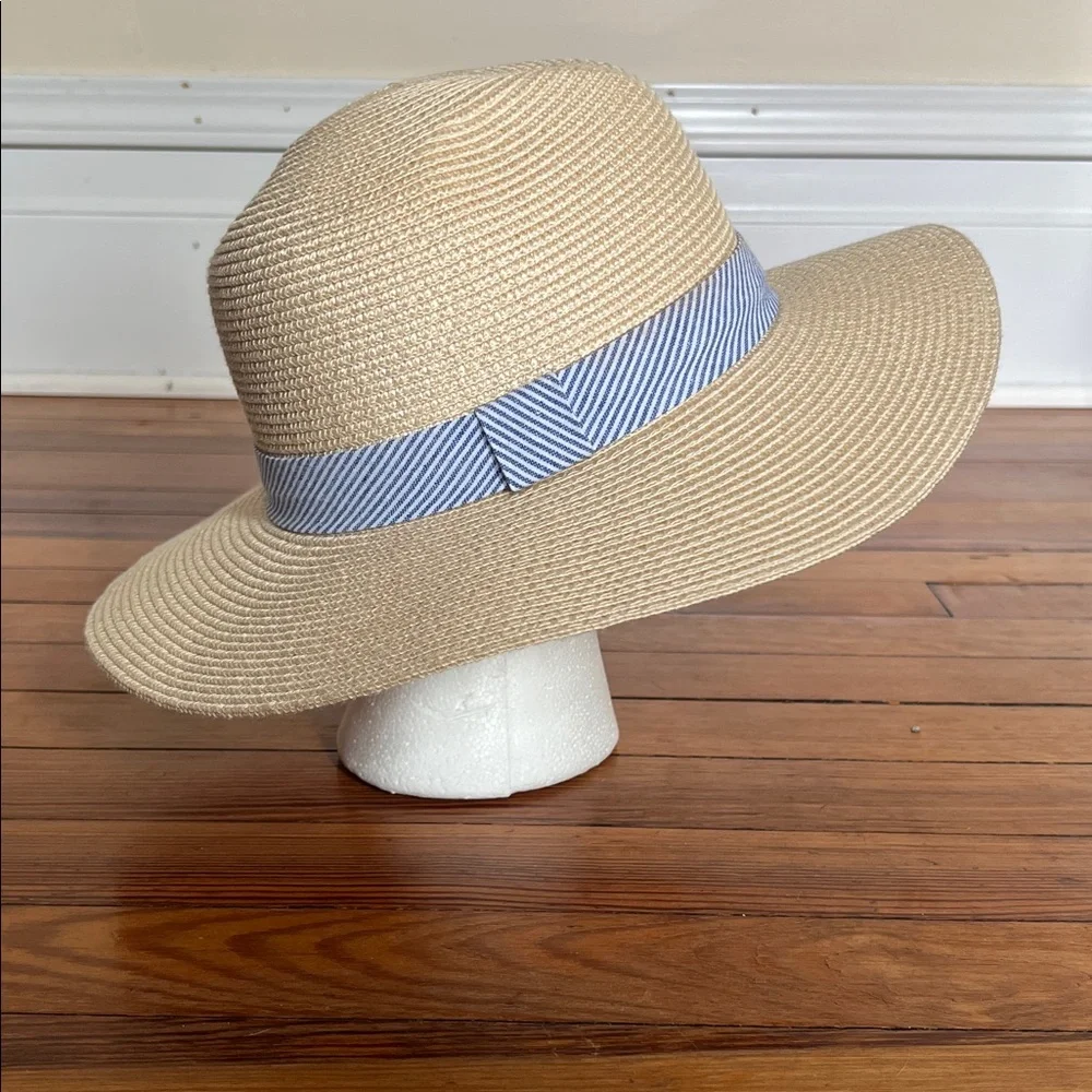 Banana Republic Classic Preppy Straw Vacation Sun Hat | Striped Seersucker Band - Picture 6 of 8